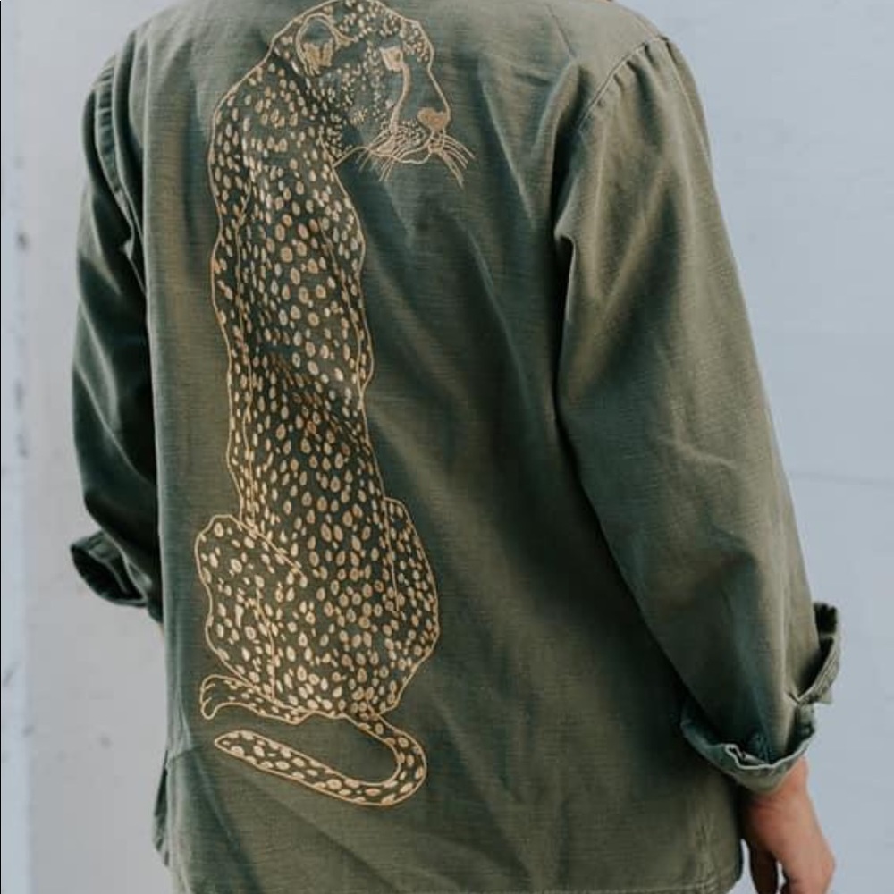 🚫SOLD🚫Novella Royale Cheetah Vintage Army shirt